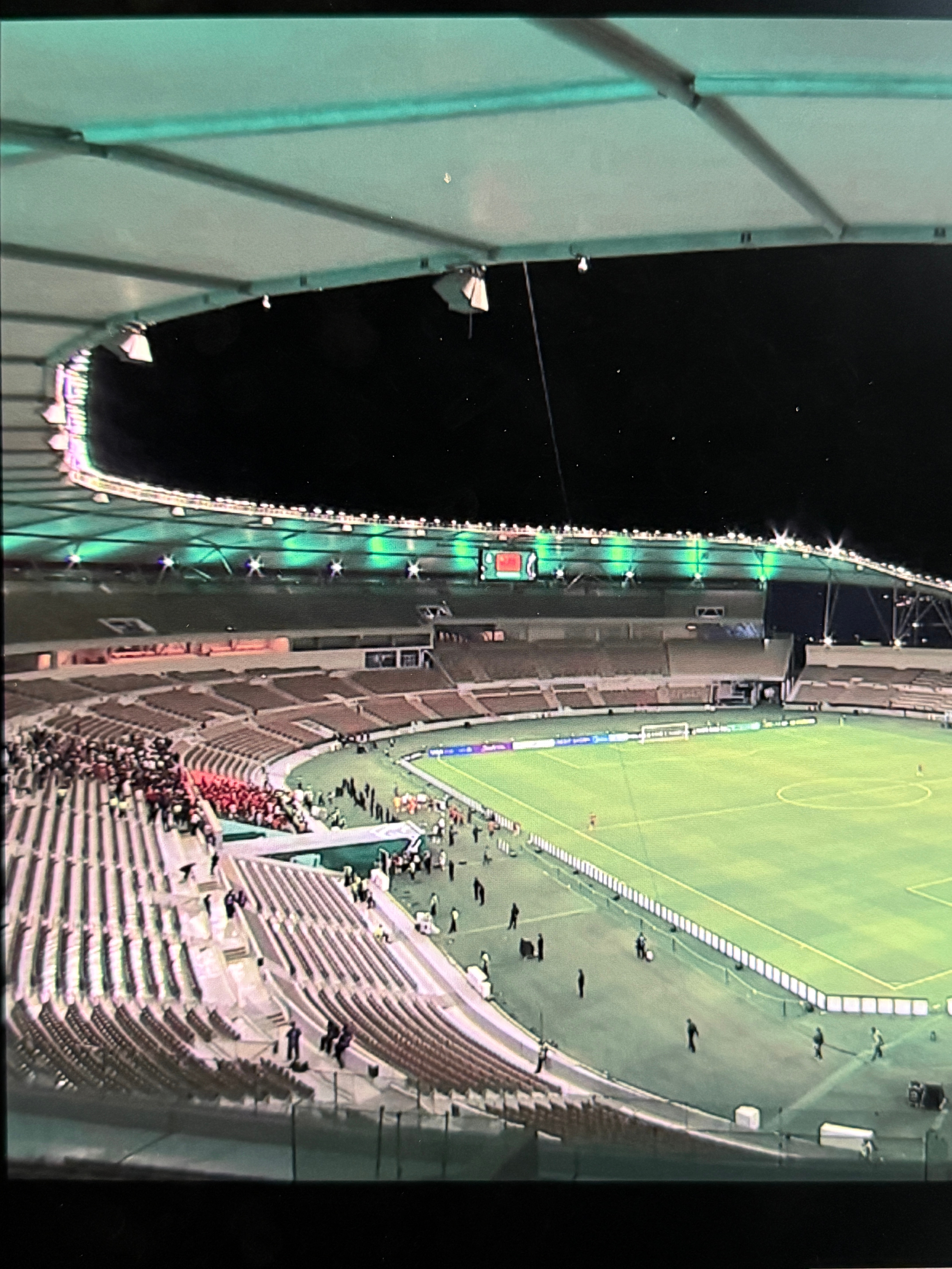 U23国足进决赛了我好像听到了看台唱起了团结就是力量