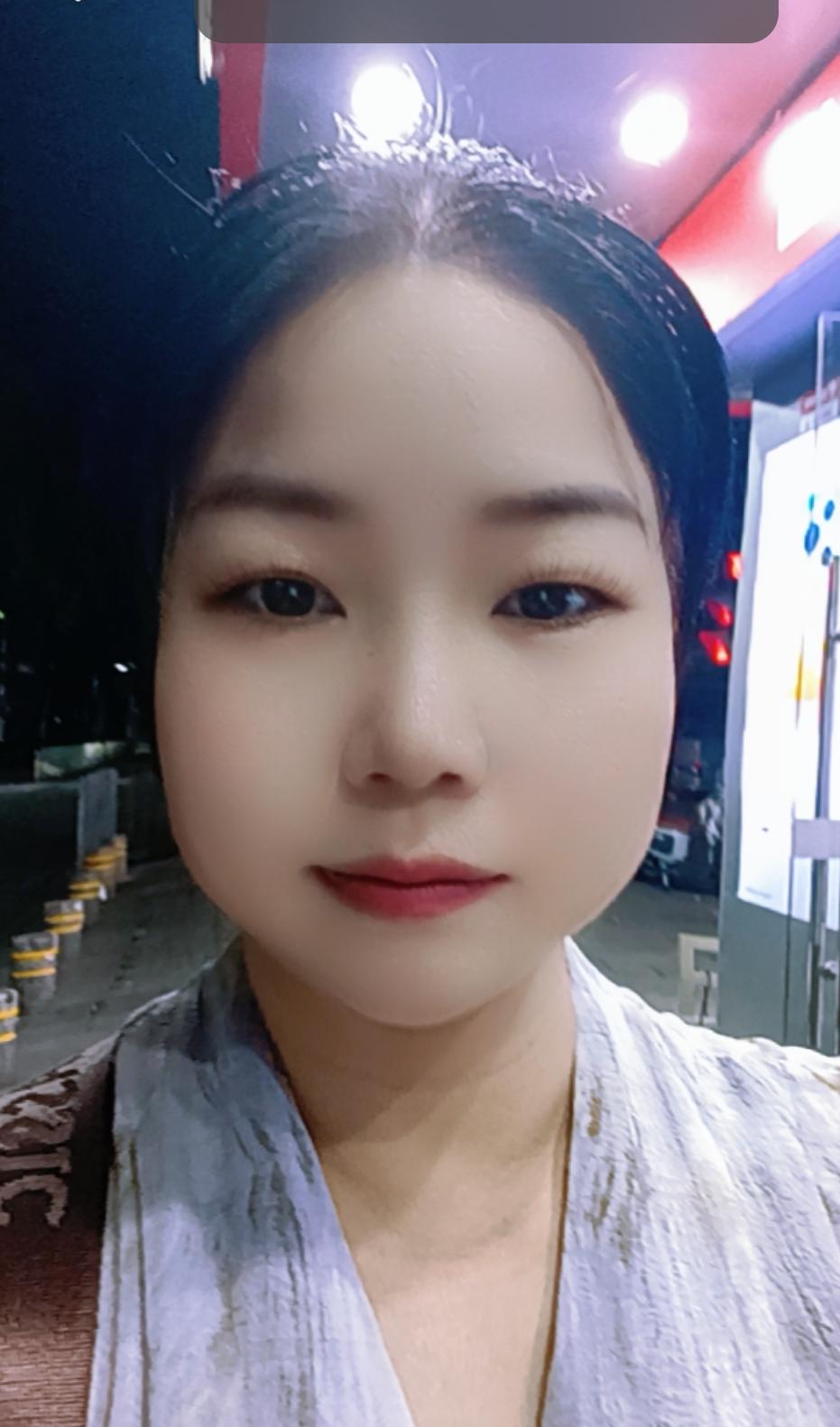 大家好，我是七姐。不知道那些在工厂打十几年工的朋友们，你们是怎样顶过来的？有些人