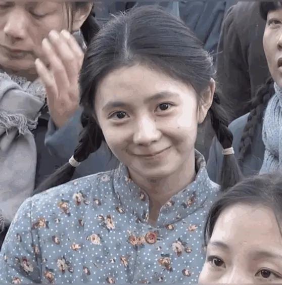 人真是太“善变”了。那时记者问：“你觉得自己是天赋型吗？”她说，怎么不是呢！当年