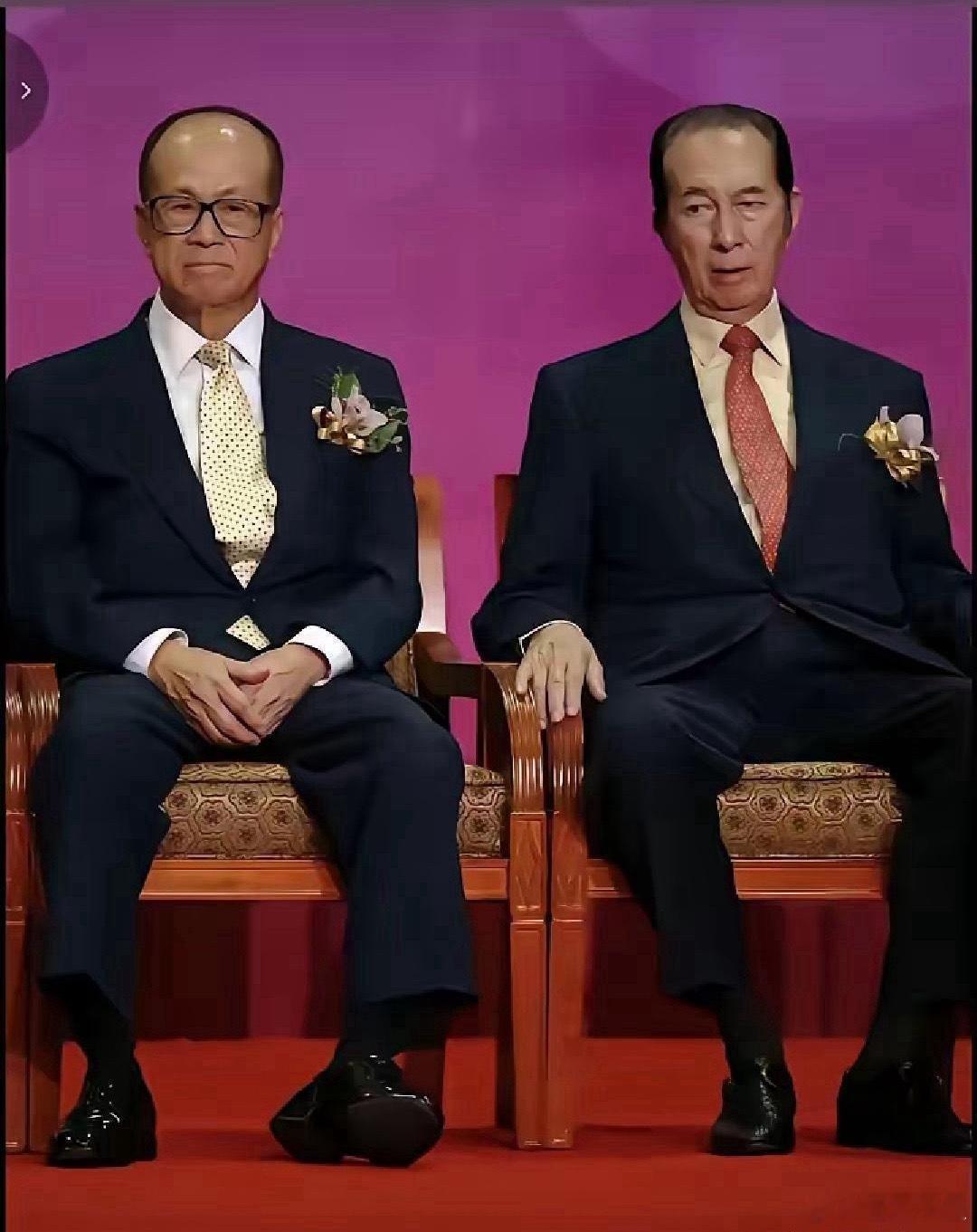 这是李嘉诚与何鸿燊一张难得的同框合影。 