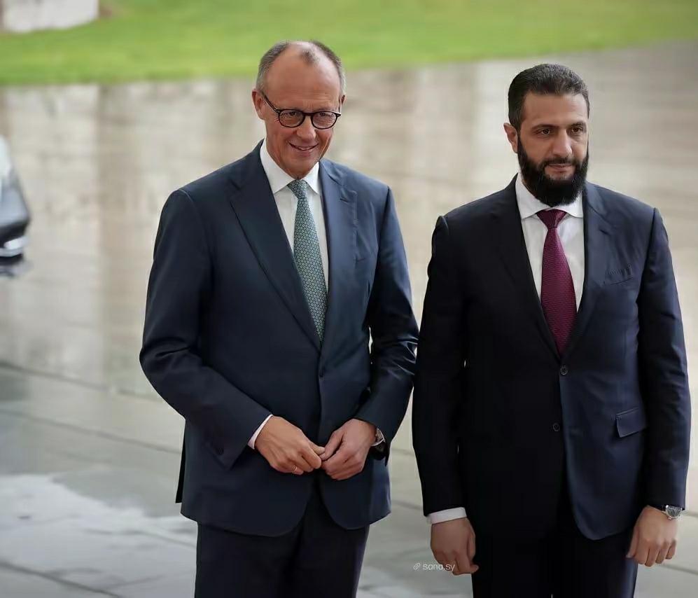 英美国家都在反对家族统治，反对屠杀百姓。可是为什么却把屠杀百姓，搞家族统治、裙带