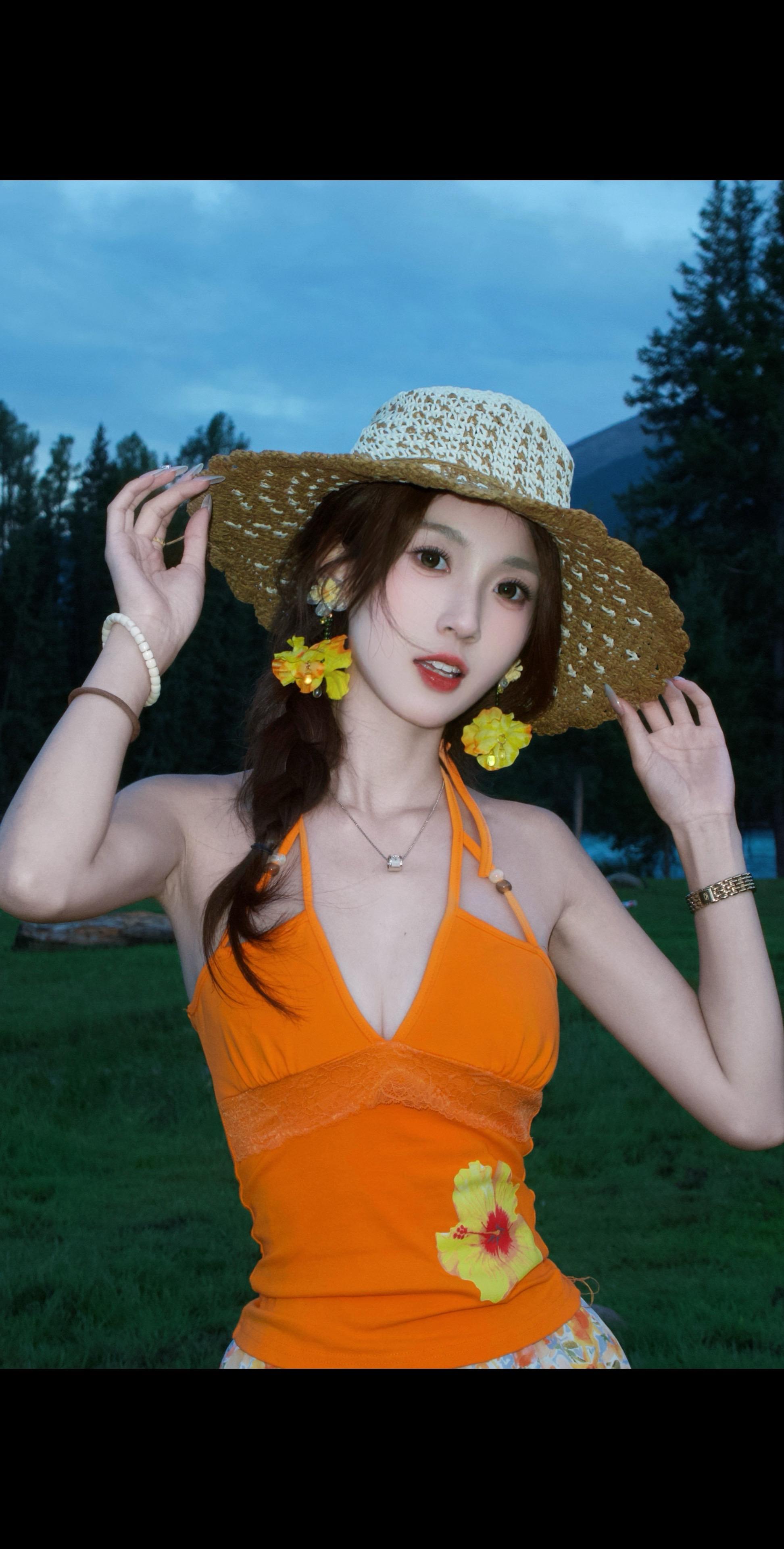 少女感夏日ootd 度假神裙 夏日松弛感穿搭 新疆草原拍照 草原出片