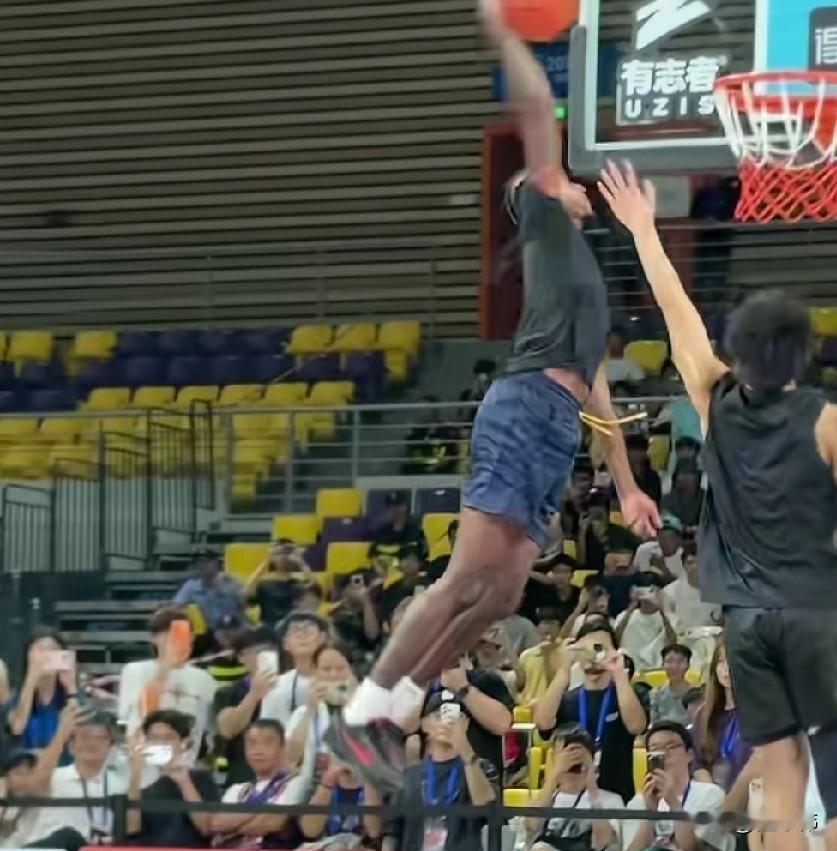陈泽文谈杰伦格林：

“确实是感受到了，跟NBA球员的巨大差距，他都没怎么发力，