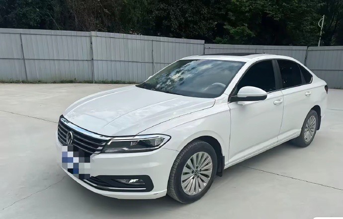 朋友的大众朗逸Plus，落地12万，三年原版原漆。不知如今能否卖到8万？车况佳，