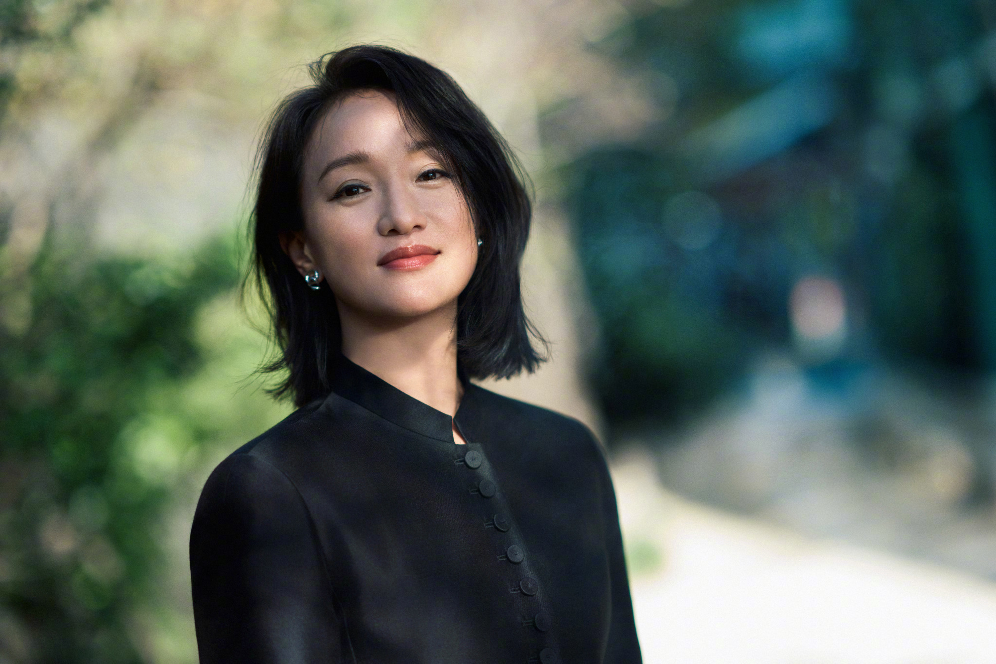 周迅新片釜山电影节首映 周迅这次首映状态真的很好。 ​​​