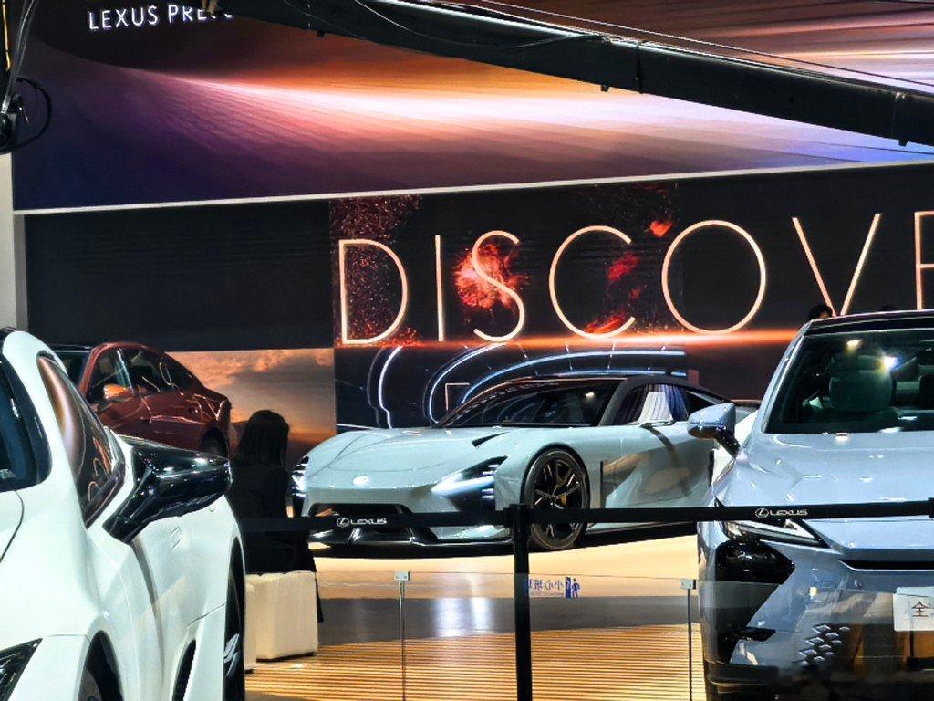 雷克斯斯整一全新品牌愿景DISCOVER，我老条件反射加个Y。原来纯电LFA也是