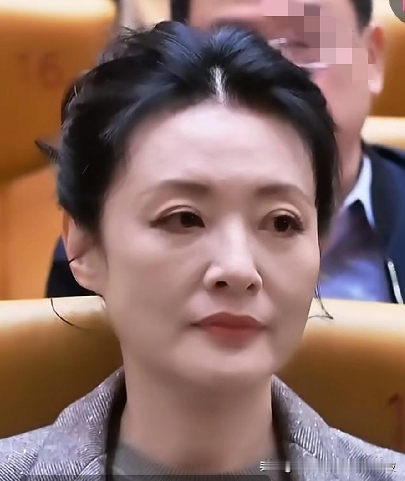 最是人间留不住，
朱颜辞镜花辞树。
毕竟已经58岁了，
仍是心中永远的女神。