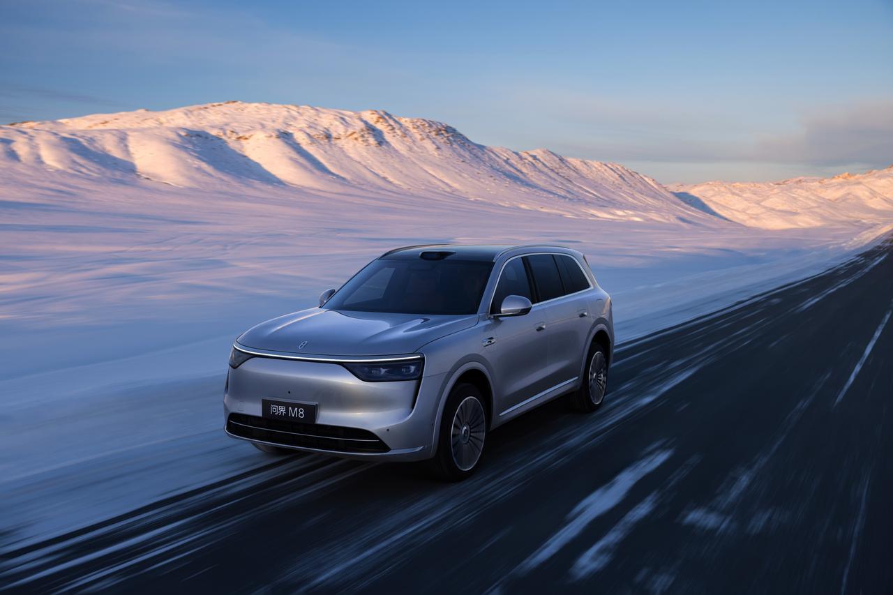 春节前夕，问界M8推送新一轮OTA升级，围绕辅助驾驶、人车交互与主动安全三大维度