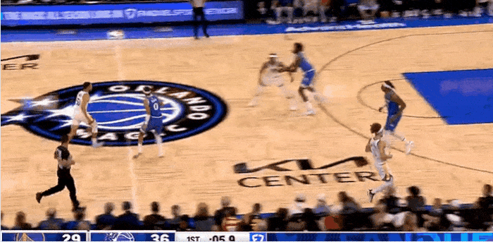 Logo三分！勇士行不行库里说了算！
在今天NBA常规赛勇士对阵魔术的第一节比赛