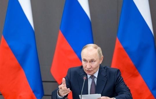 俄罗斯这波操作直接让全球哗然，20号下午俄国家杜马上演罕见一幕，450名议员零反