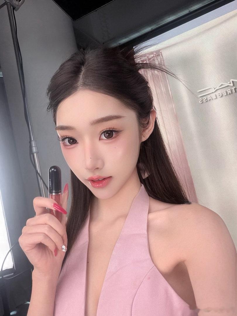 新品唇釉好美哦 