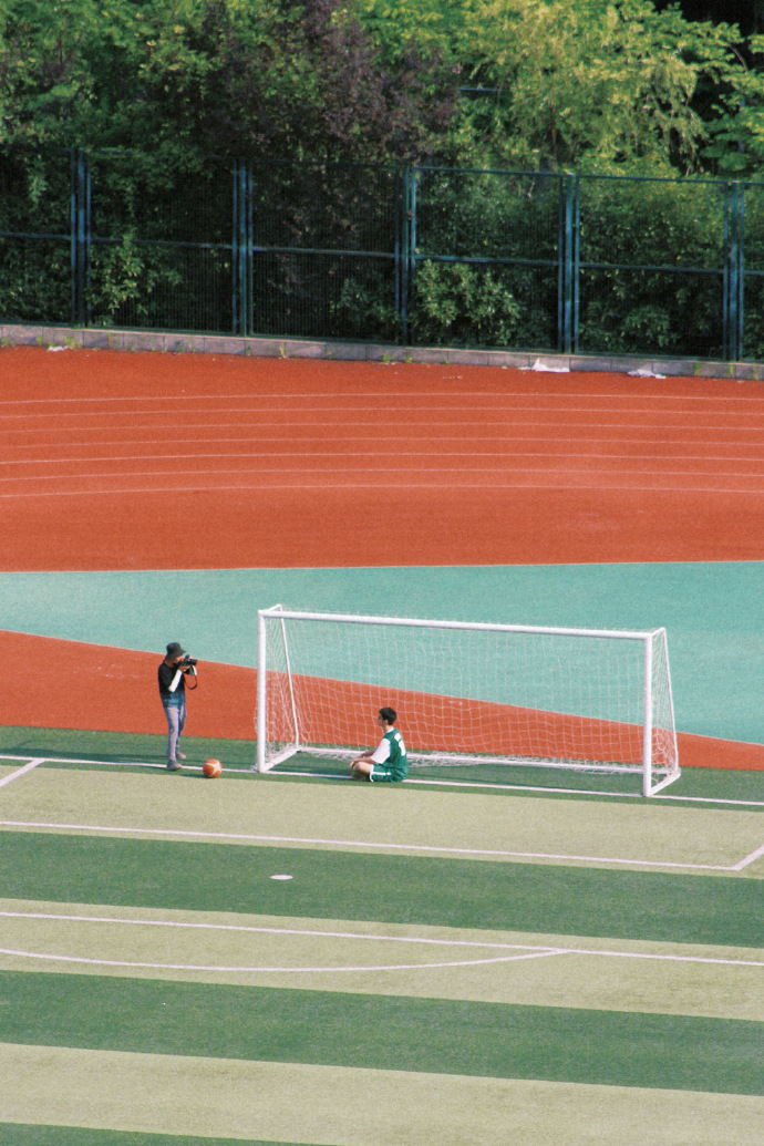 我就是要和这庸俗的没有意义的生活死磕到底！丨余秀华《也说死亡》 