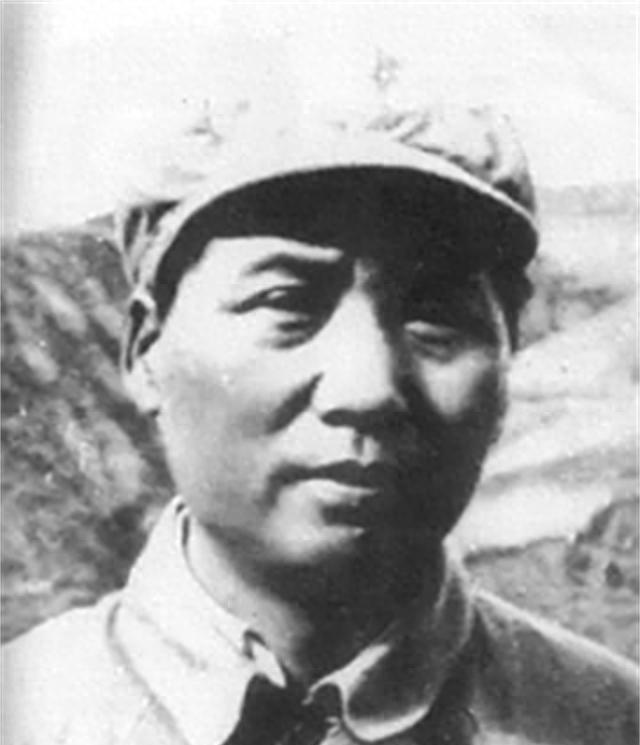 他曾与毛主席争执拍桌怒斥，后来壮烈牺牲，毛主席默默落泪令人动容
1936年五月的
