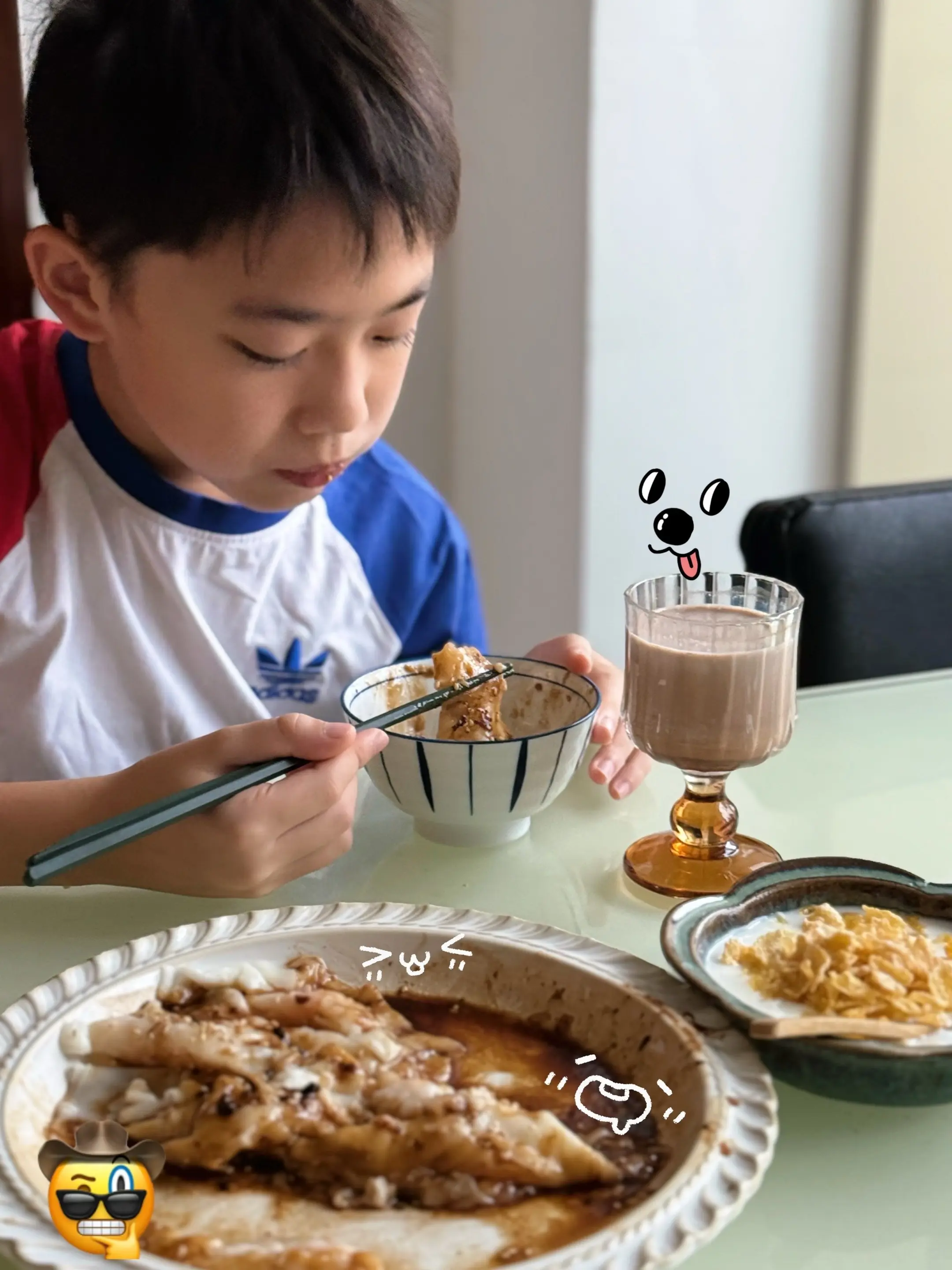 要多样新颖才能吃多点吃多点再吃多点🤭 台风天早晨的“一挑二”： 一边...