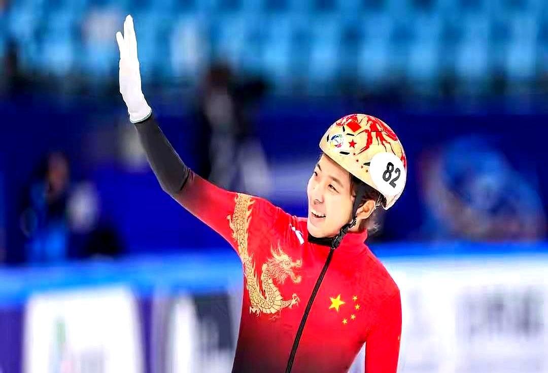 上一站男队拿回了两块银牌，姑娘们却空手而归。

到了荷兰站，女队憋着的一股劲儿终