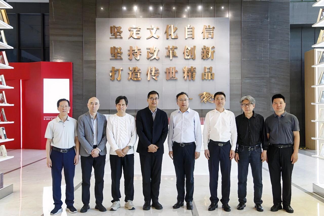 5月15日下午，中国书法家协会分党组书记马勇明、副主席潘善助，中国书法出版传媒公