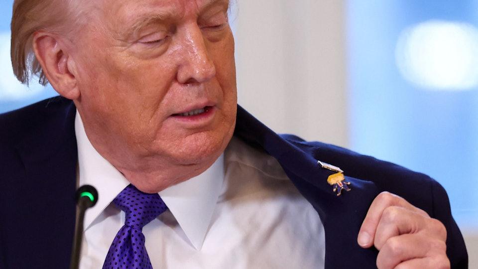 特朗普没有把握，伊朗会不会“打不还手”。他再三向自己的幕僚团队确认，美军有没有把