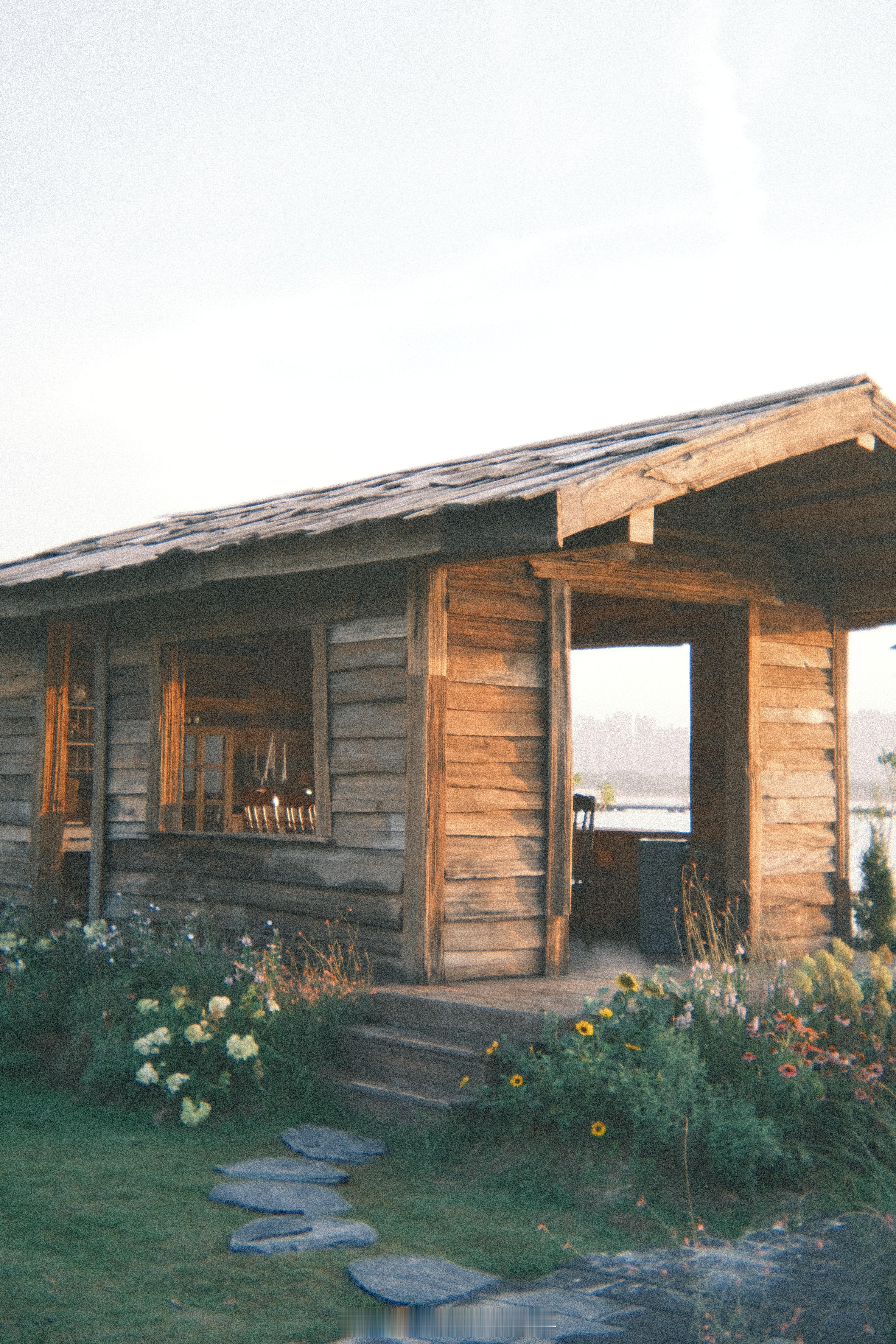想到在花园搭木屋的人真是个天才才知道自己多向往一个童话风的花园🌼在窗边看落日铺