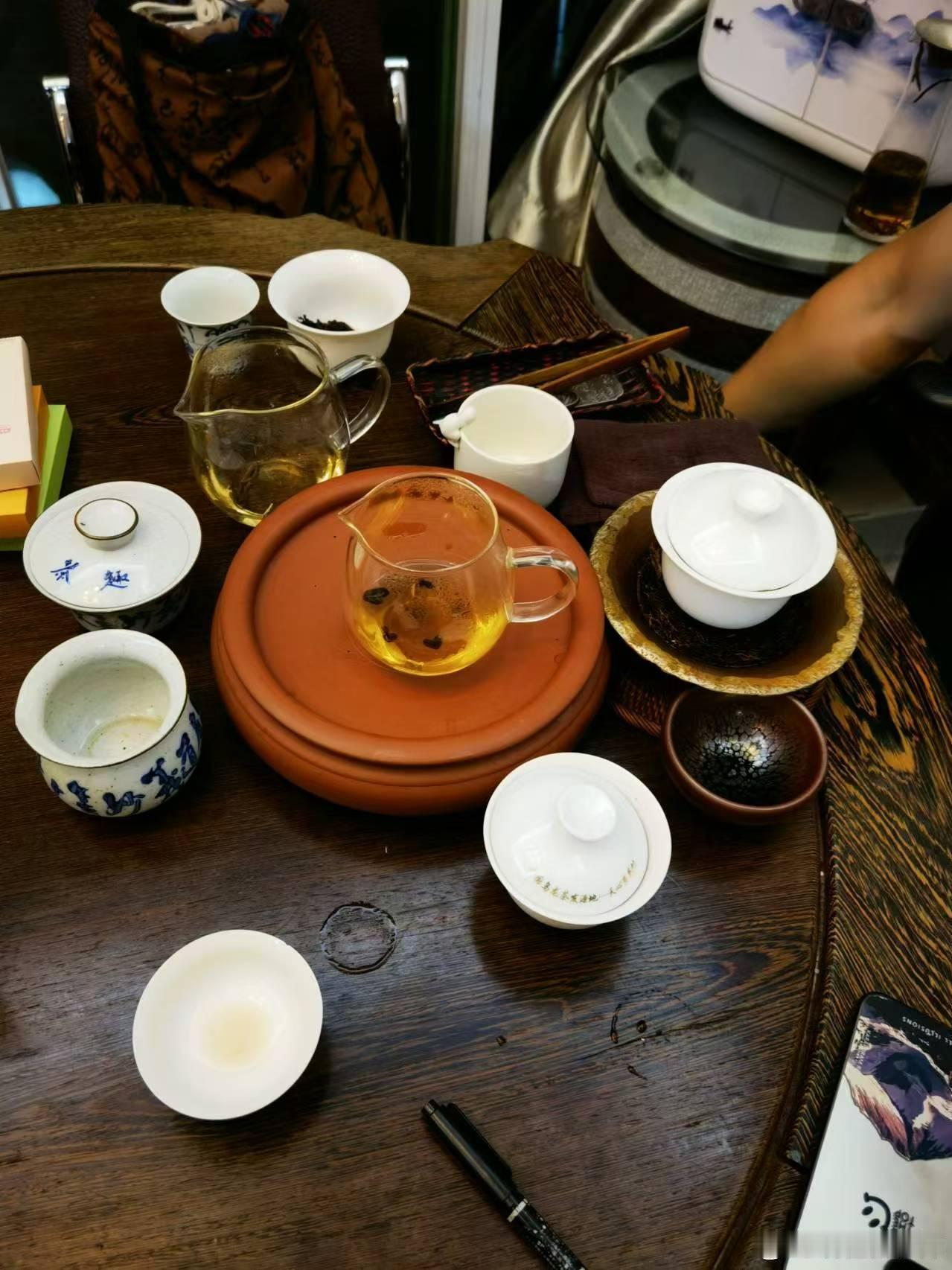 继续在找“茶”的路上姐夫跟我说：我怎么感觉你比我更像一个卖茶的[汗]唉。。。为了