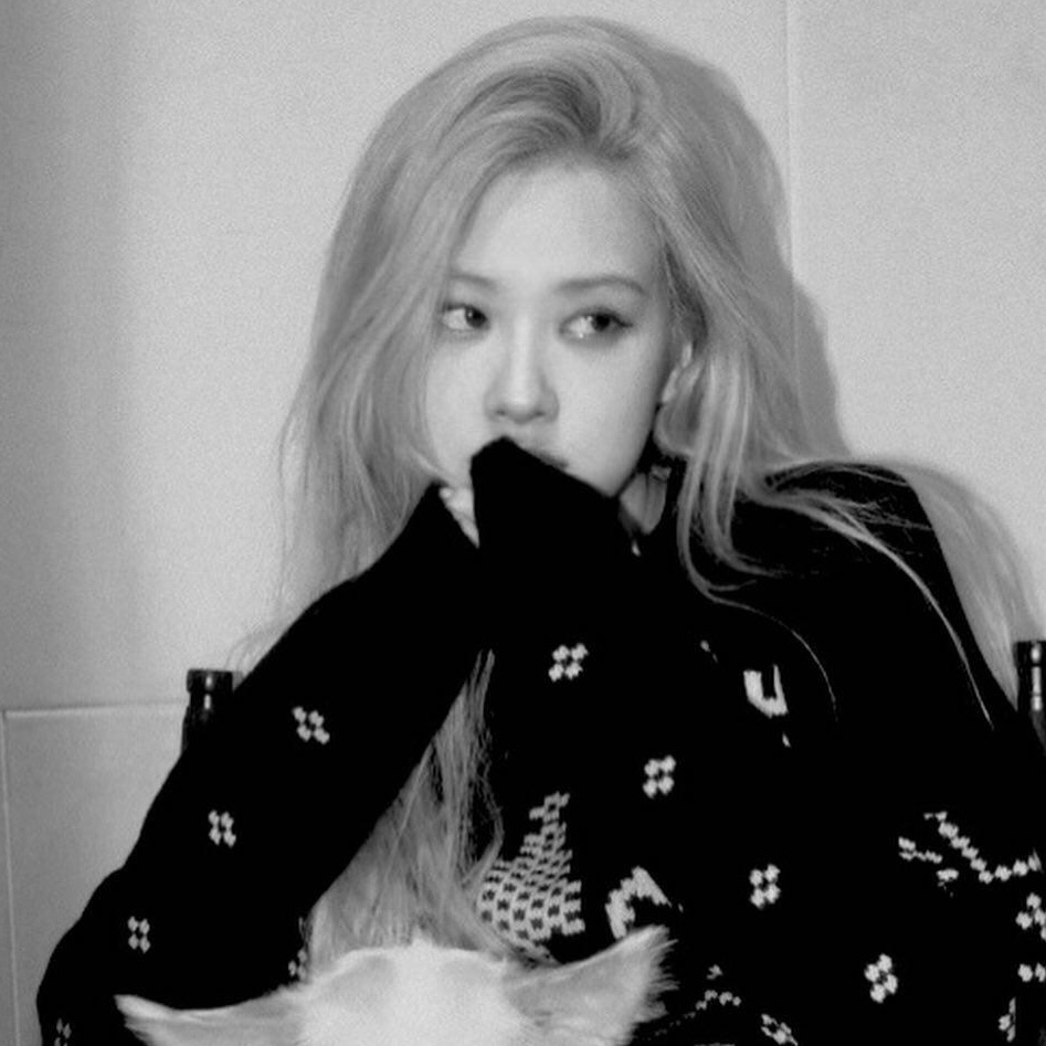 双人头像😆Rosé&Hank🖤🩶🤍 