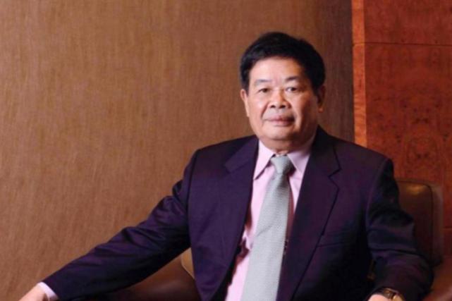 2015年，曹德旺拿出100万给一个小女孩换肾，可谁知，小女孩治愈后，却给曹德旺