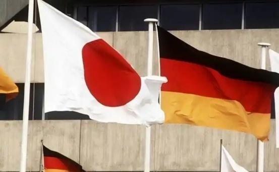 德国叫嚣对俄开战，日本叫嚣介入台海。很多人以为这是美国指挥的“两线作战”。错了！