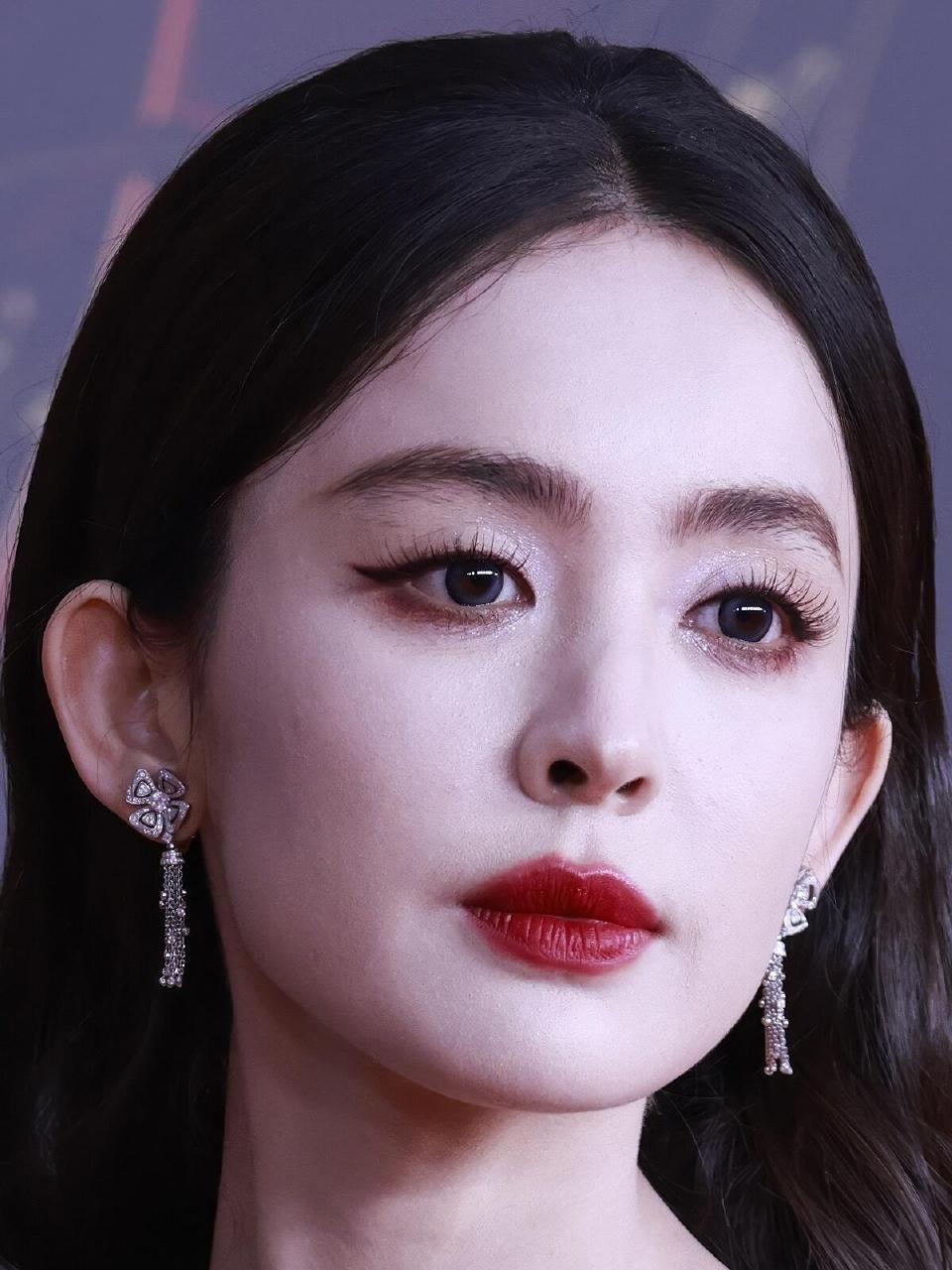 迪丽热巴超高清生图 真是神颜啊！女明星中的女明星… ​​​