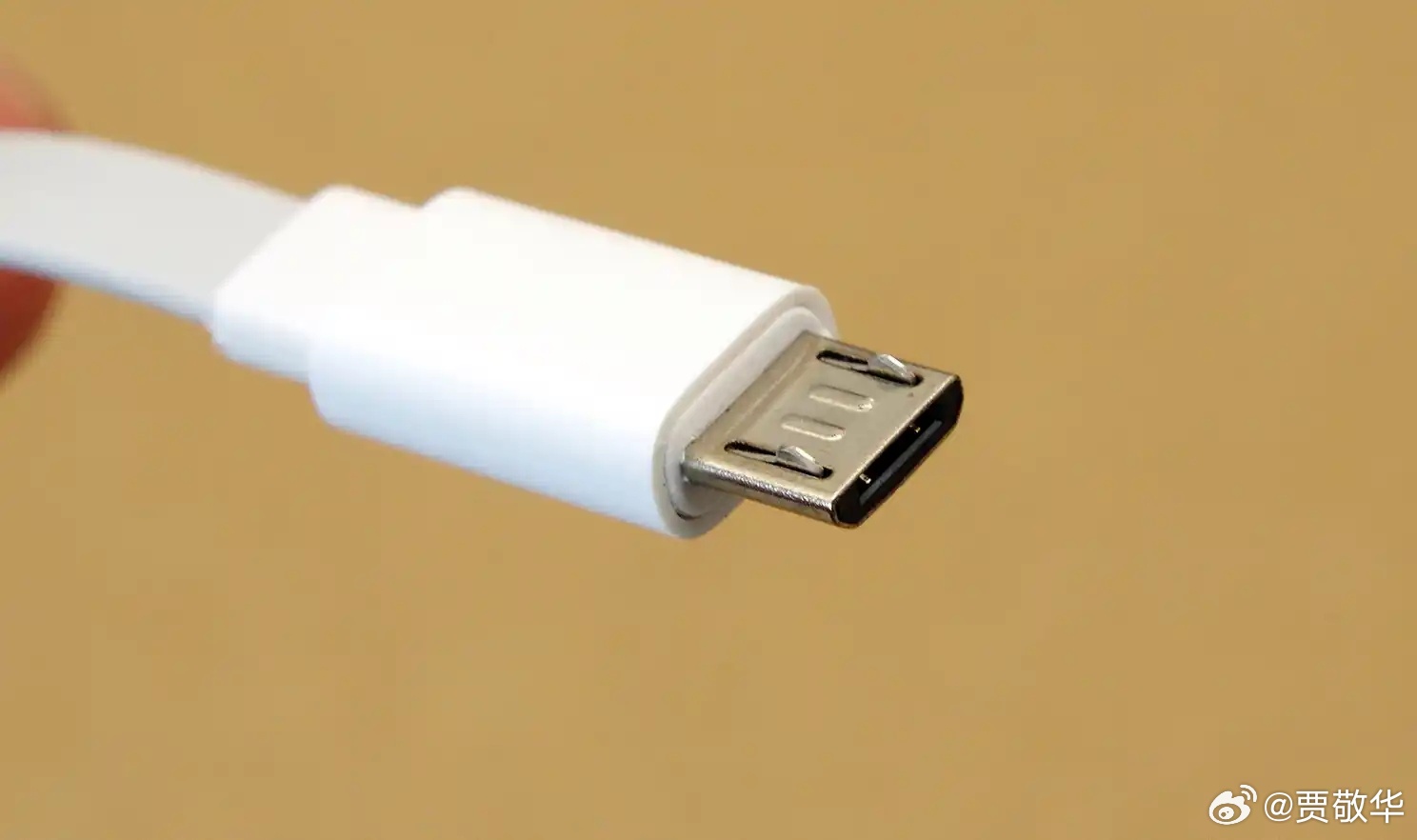 家里还有2台Micro USB接口的设备，但这种充电线太少了。翻了好几个柜子才找