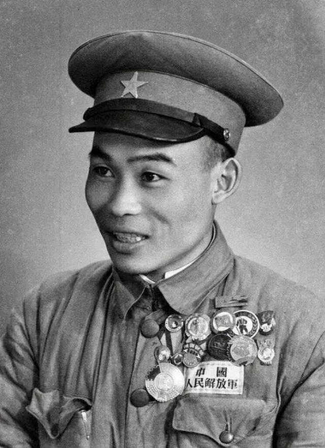 四百万解放军战士里，仅此一人，前无古人，后无来者，他就是张英才。 
你们知道这“