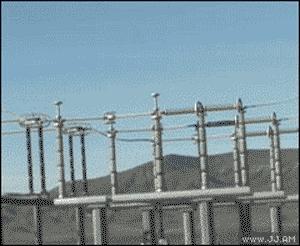 高压输电线路断开瞬间
产生的电弧
似乎展示着人类狂野的力量