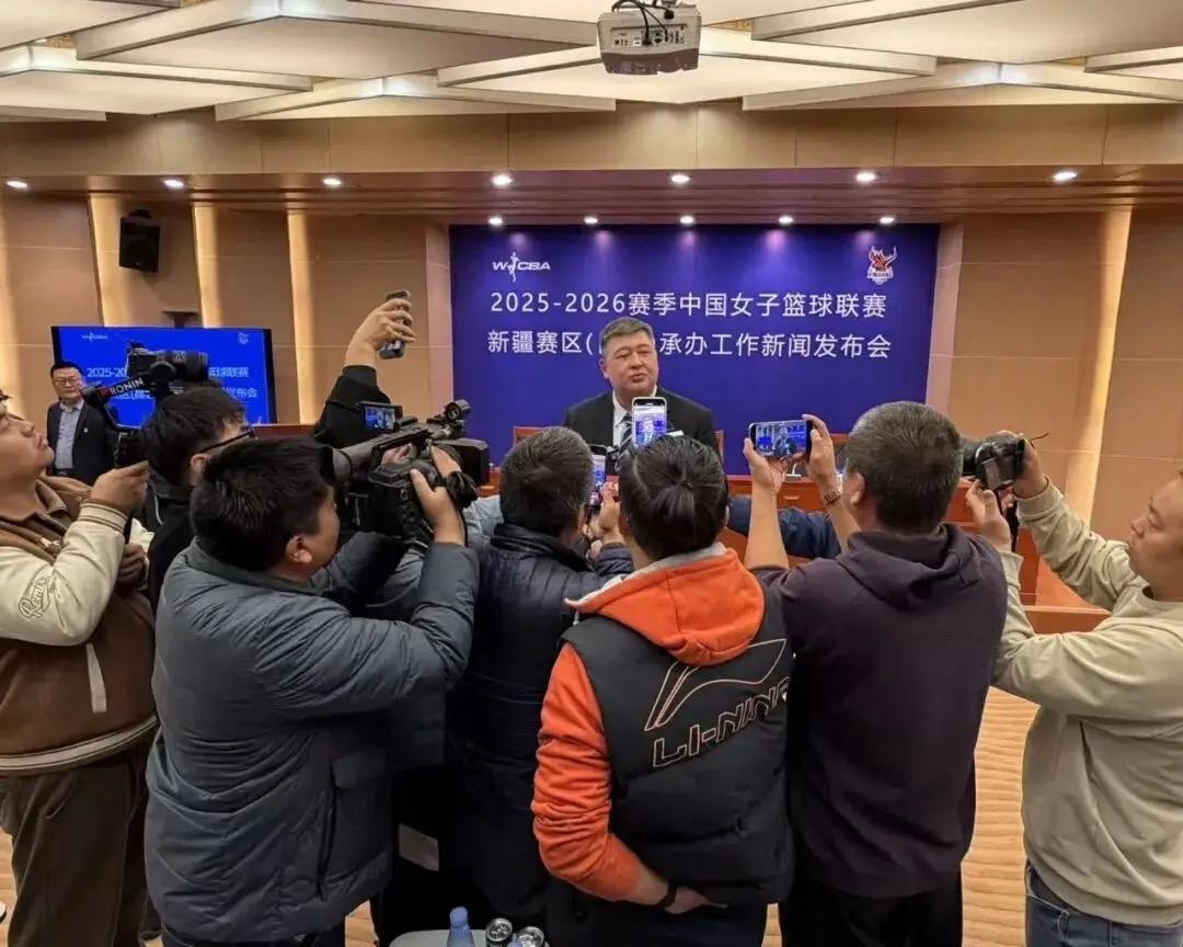 不懂就问：新疆篮球协会和新疆飞虎篮球俱乐部是什么关系呢？买吾兰和可兰白克可以直接