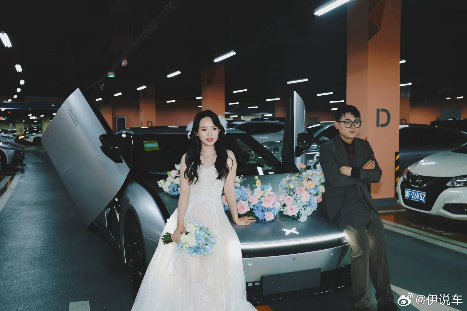 小鹏P7车主组车队祝福新婚夫妇小鹏P7鹏友一群因“热爱相聚”的浪漫疯子，出于对小