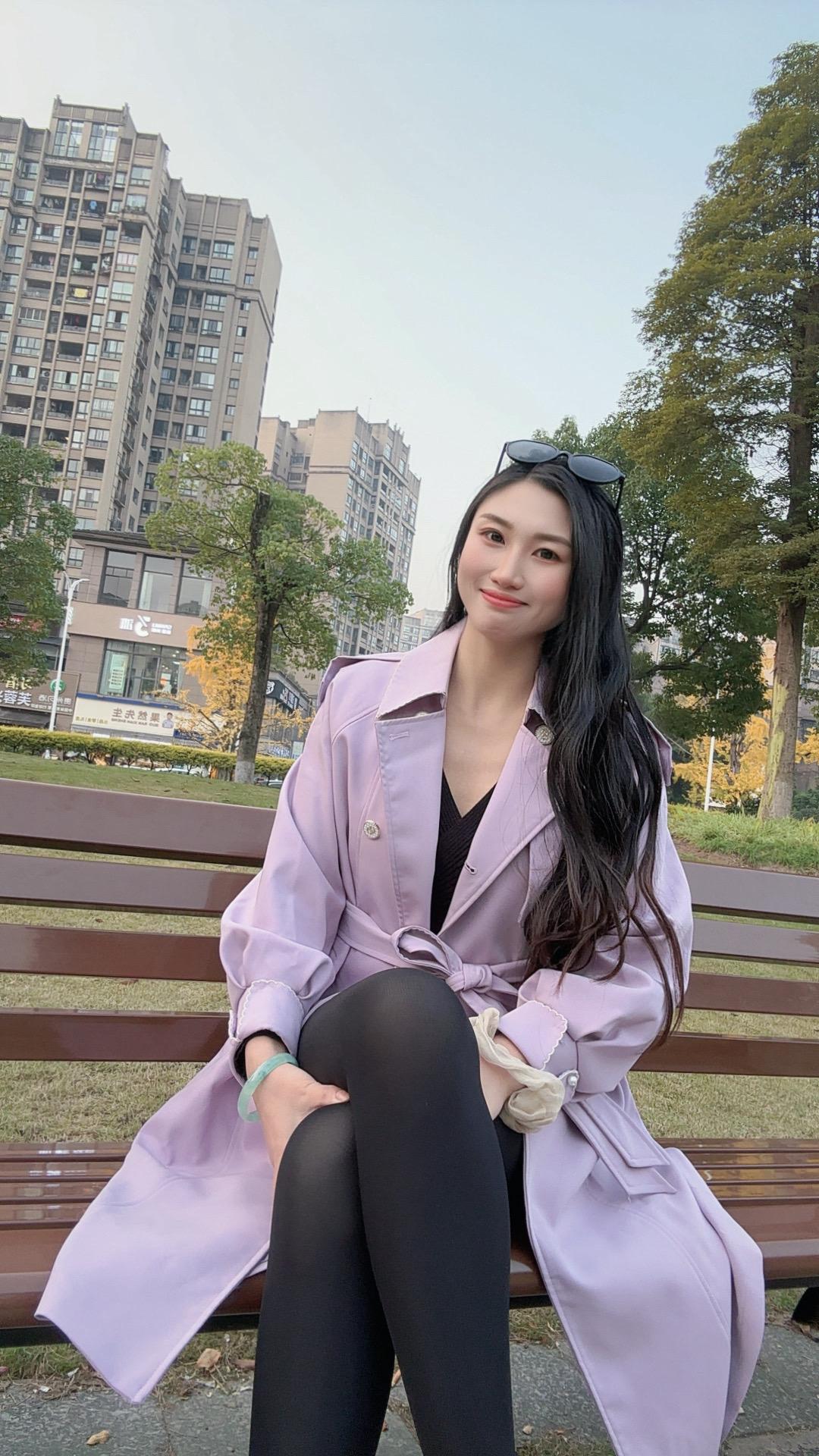 床上无性，床下无语

同住一个屋檐，却像合租的陌生人。

一年没几次的夫妻生活，