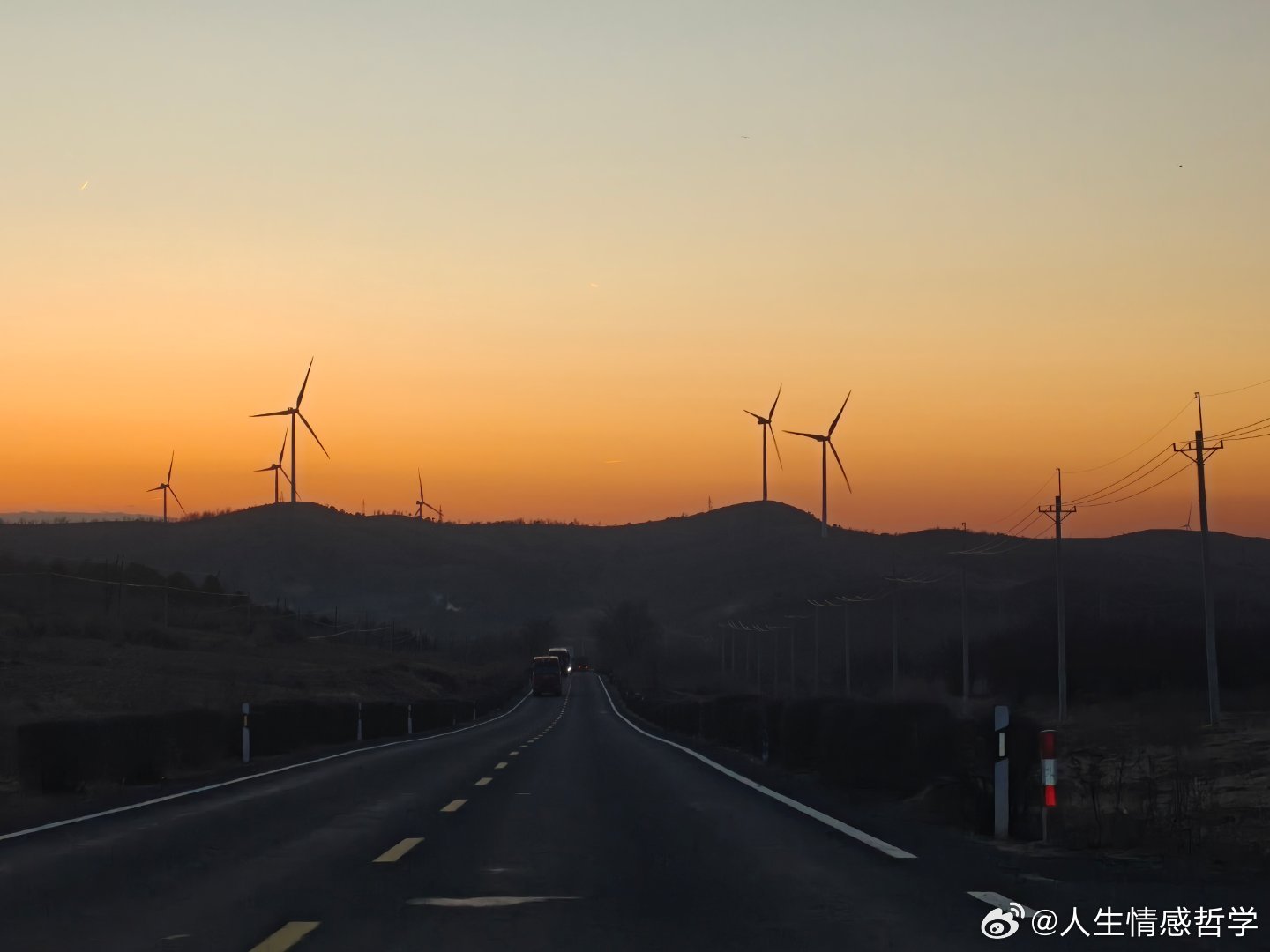 “ 本事不大，脾气就不要太大，否则你会很麻烦；能力不大，欲望就不要太大，否则你会