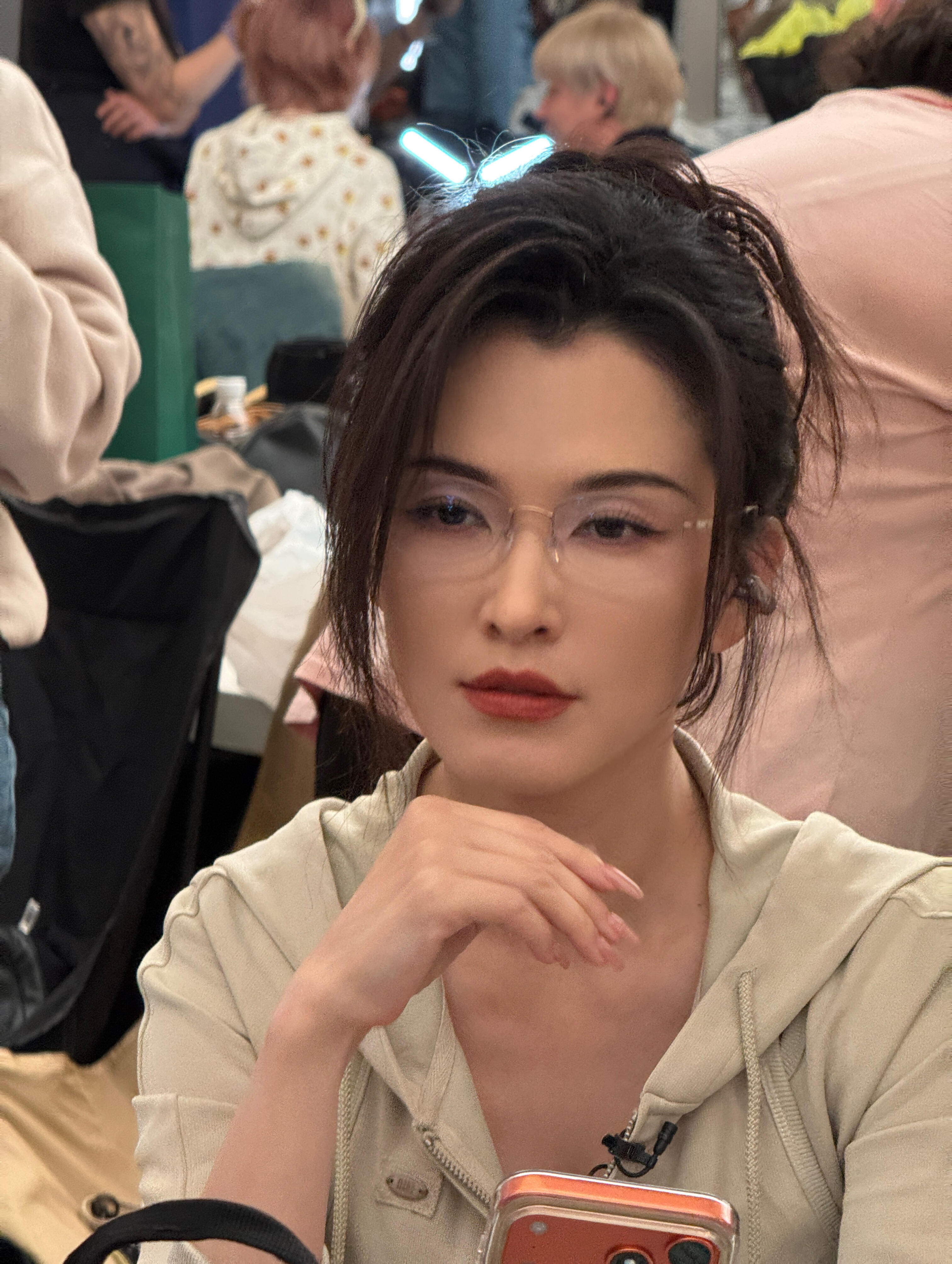 徐洁儿打开超话天都塌了徐洁儿回应头像争议看徐洁儿的头像真的像看到了自家妈妈，温柔