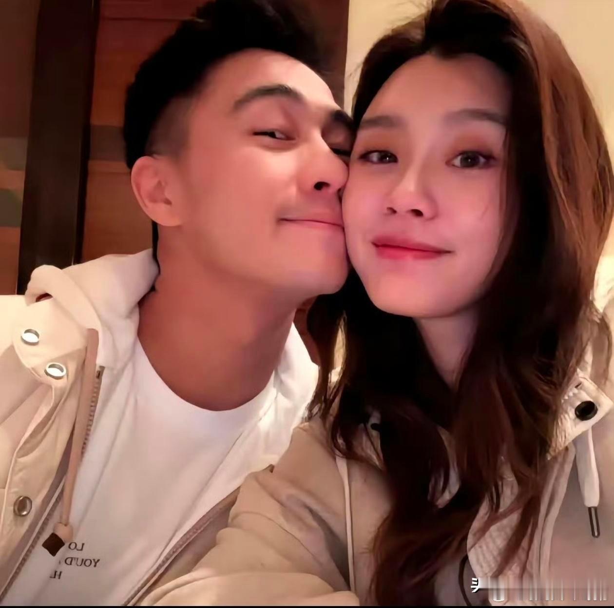 奚梦瑶和何猷君要办婚礼了
我有个疑问，二房二姐不是才去世没多久嘛？他们怎么挑这个
