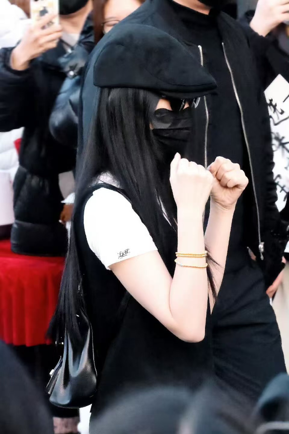 虞书欣反季节穿搭上班虞书欣过夏天粉丝过冬天  虞书欣反季节穿搭上班啦，小虞过夏天