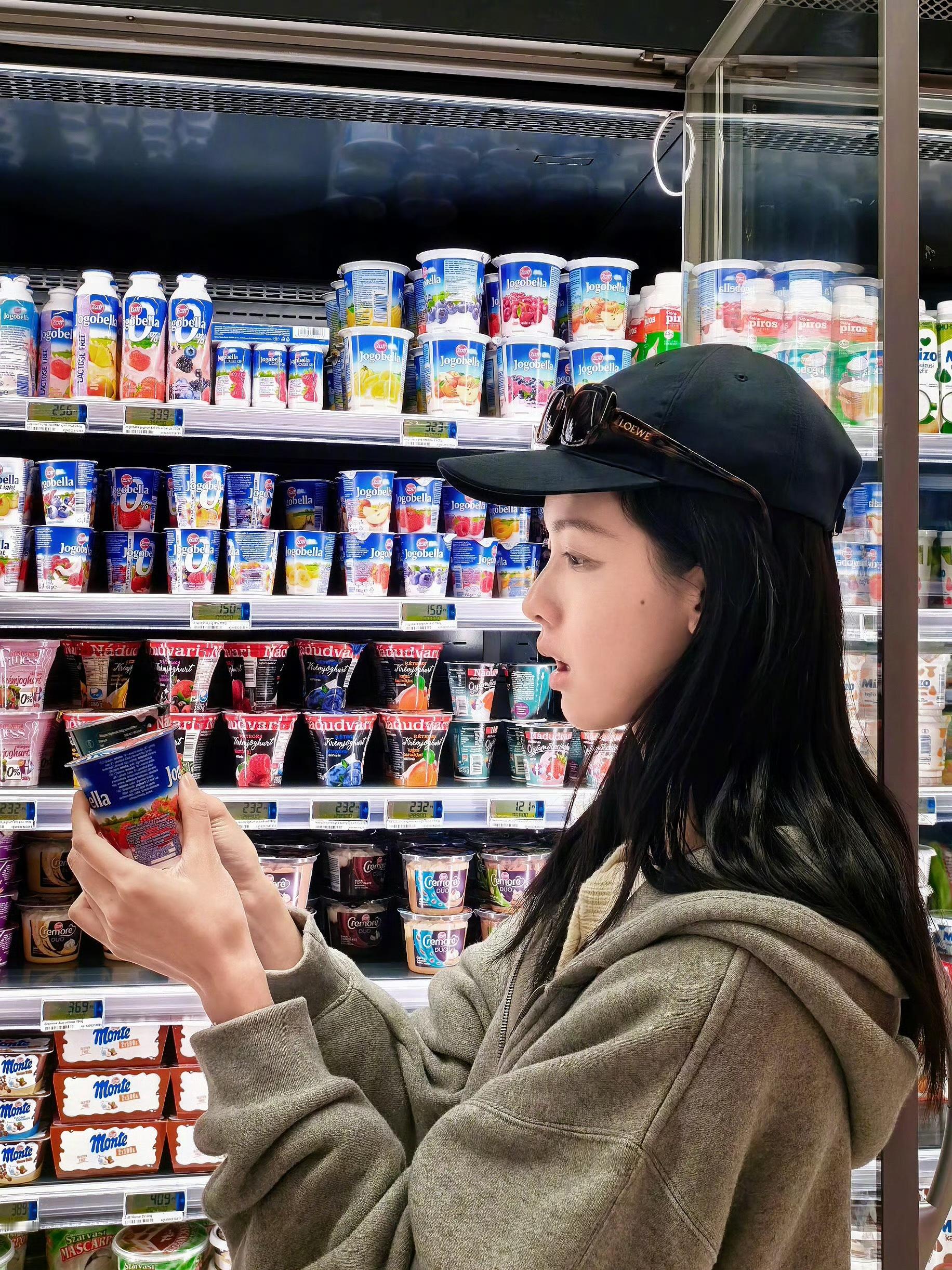 【陈都灵】和女友出门逛超市·陈都灵居然是93年的 ​​​