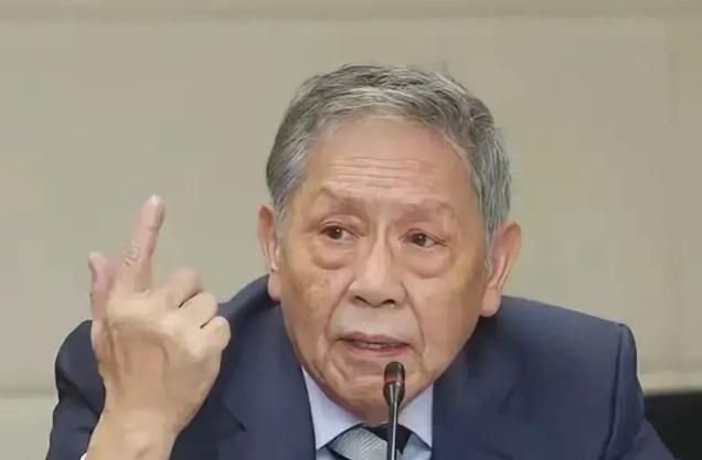 [太阳]台退将帅化民直言，如今的解放军太强了，老美惹不起，只要找准时机，要解决台