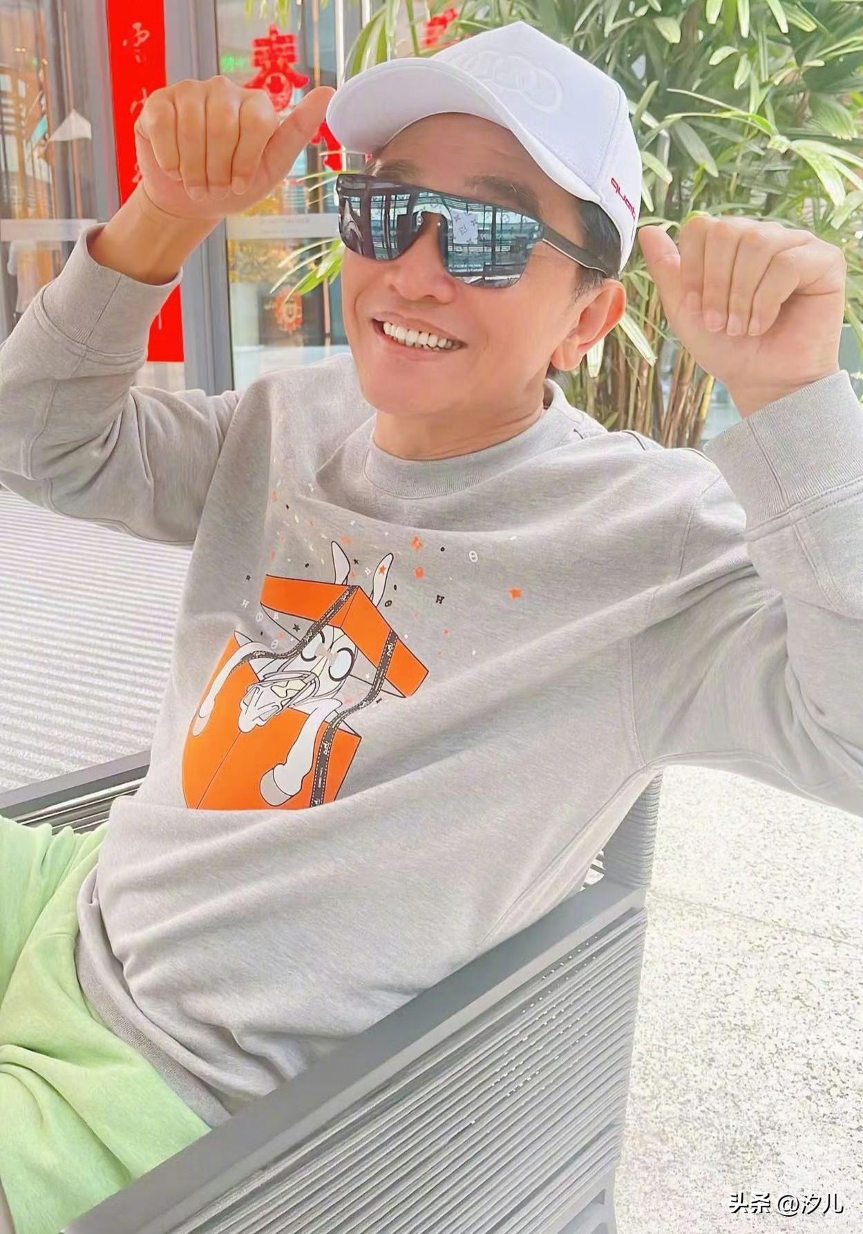 吴宗宪自曝离婚净身出户


吴宗宪挺有钱的呀！把财产都给了前妻张葳葳，情愿离婚净