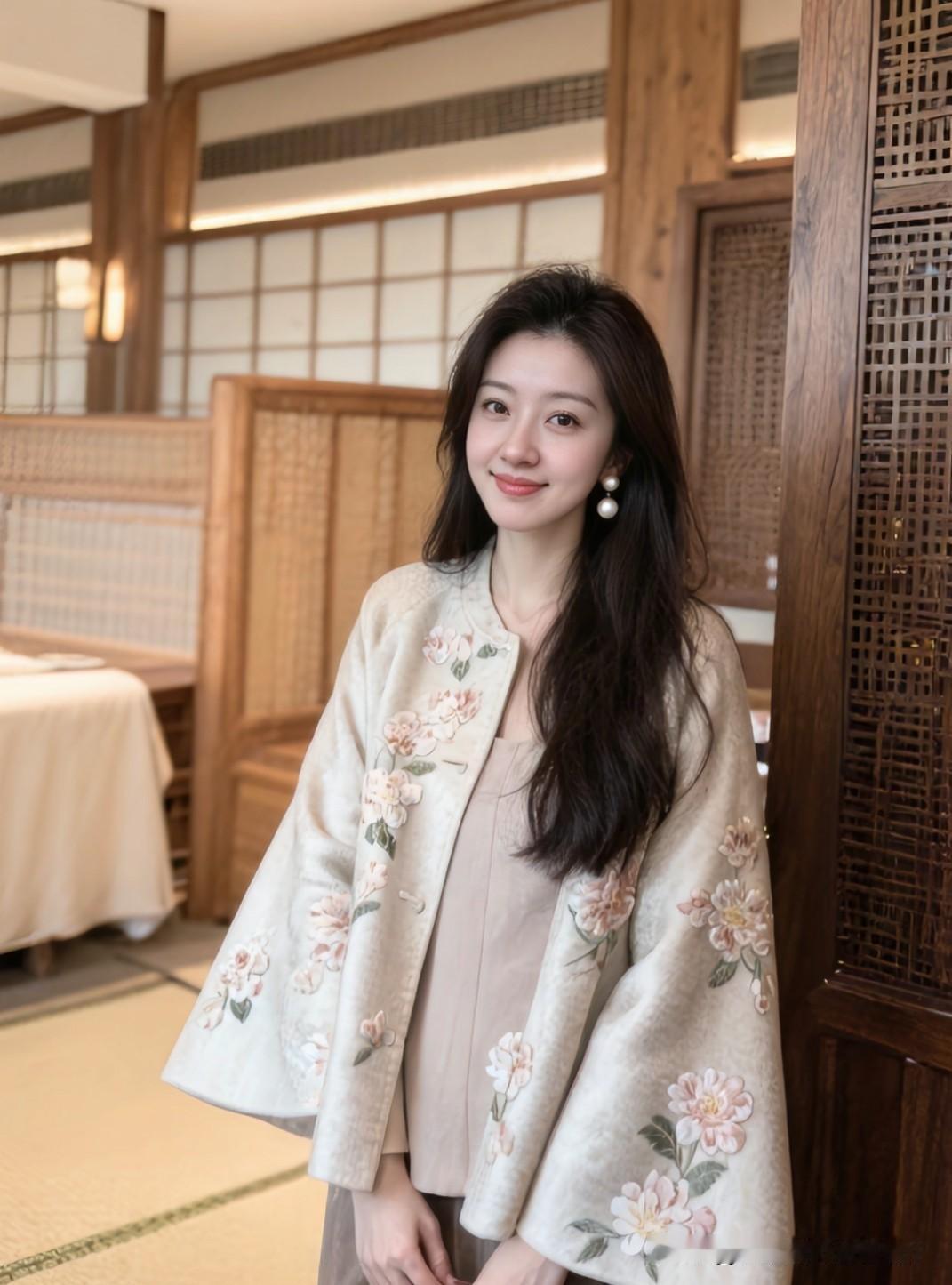 感情里最傻的事，
就是揪着脾气不肯放，
非要争个输赢对错。
两个人相处，
各有想