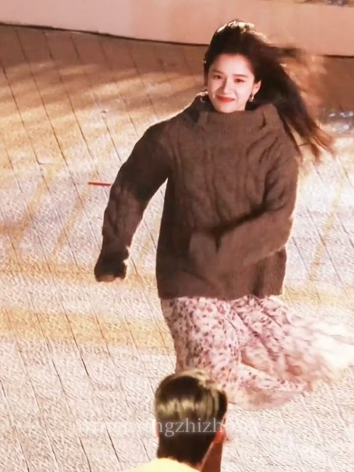 张婧仪内娱跑步教科书吧！跑起来好美，婧仪跑步粉列队！ 