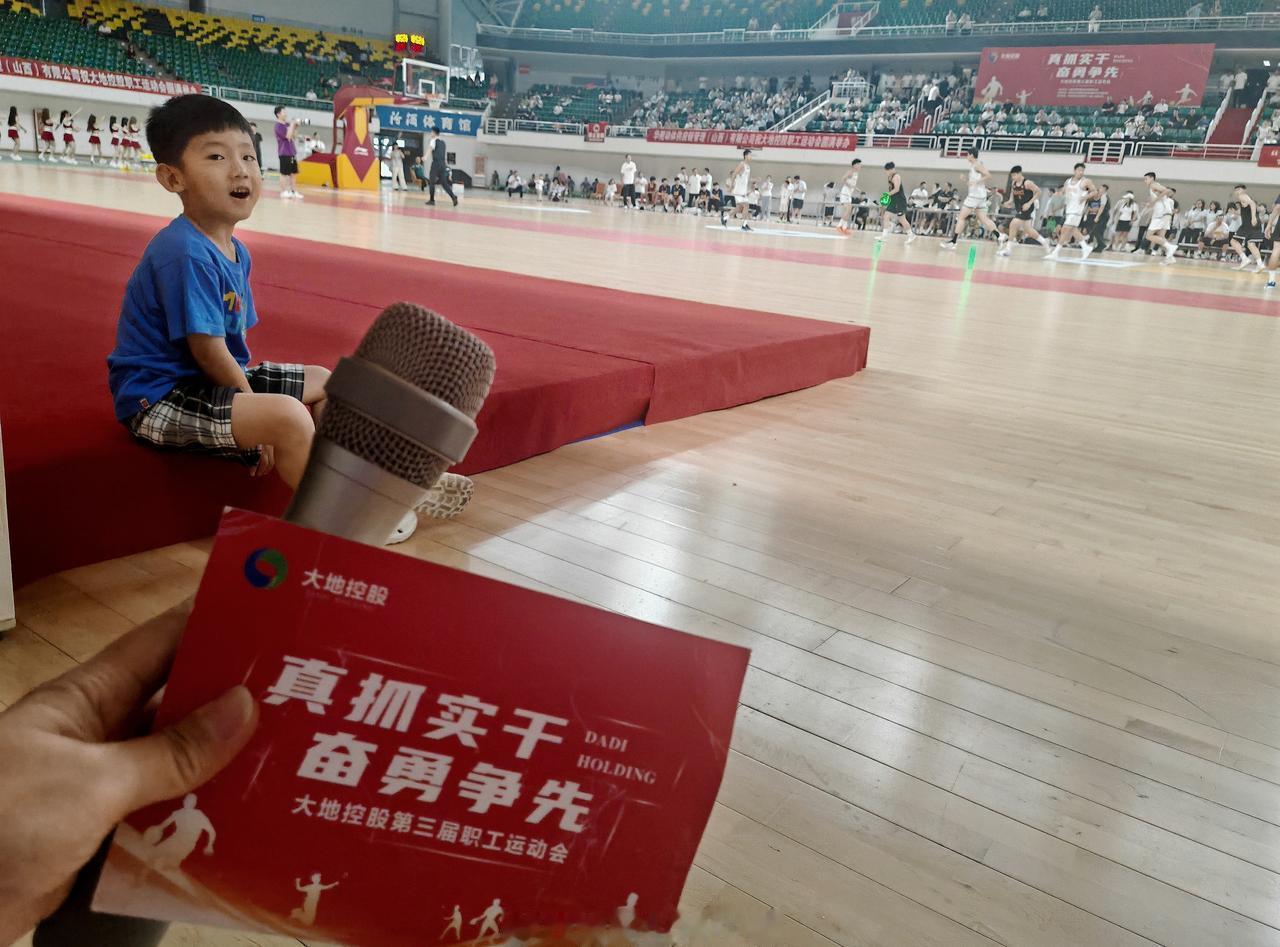 从清晨六点到晚上六点半，又是一次全力以赴，累到这么爱美的我今天一张照片都没给自己