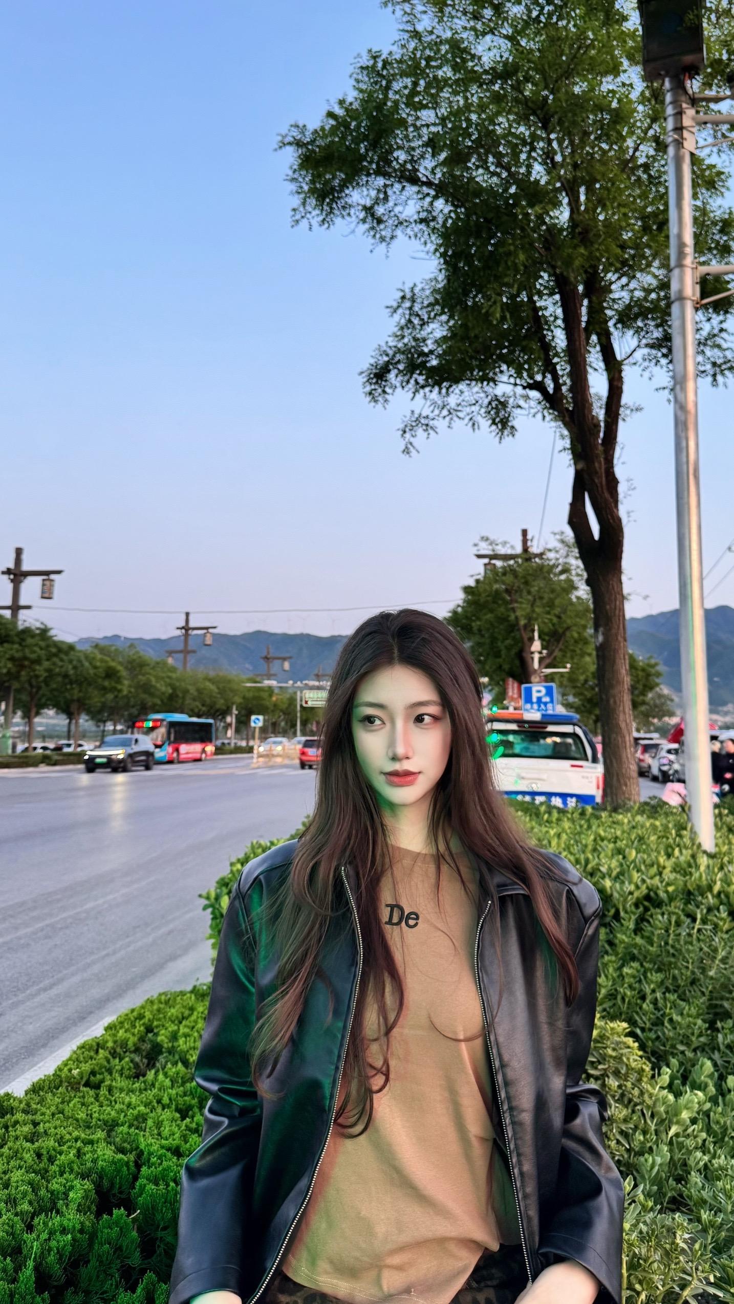 整个世界都睡着了 我们去散步吧
