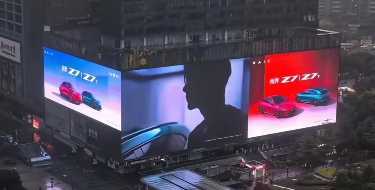 肖战 尚界余总微博评论里都是粉丝来支持了，热搜关联上基本能确定就是肖战吧。这个粉