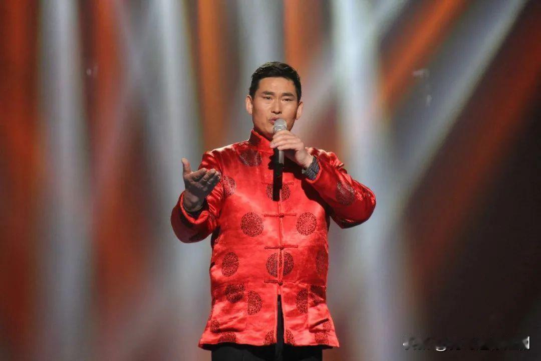 职业路径：坚守老本行，拒绝大转型
- 商演为主，不碰带货：他多次明确拒绝直播带货