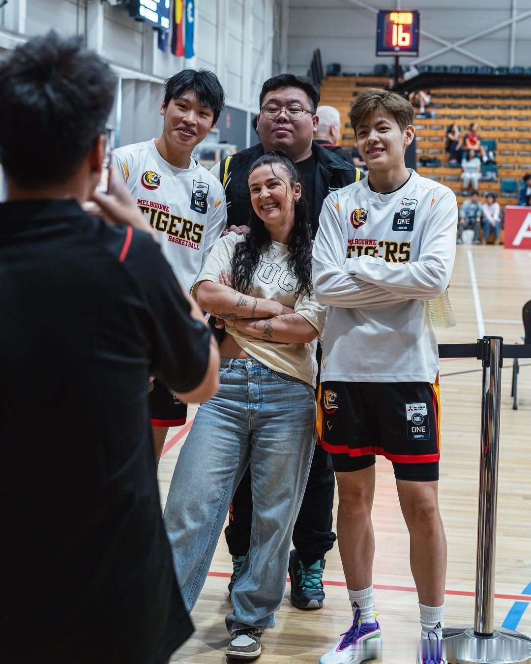 人气爆棚！澳大利亚nbl1杨舒予