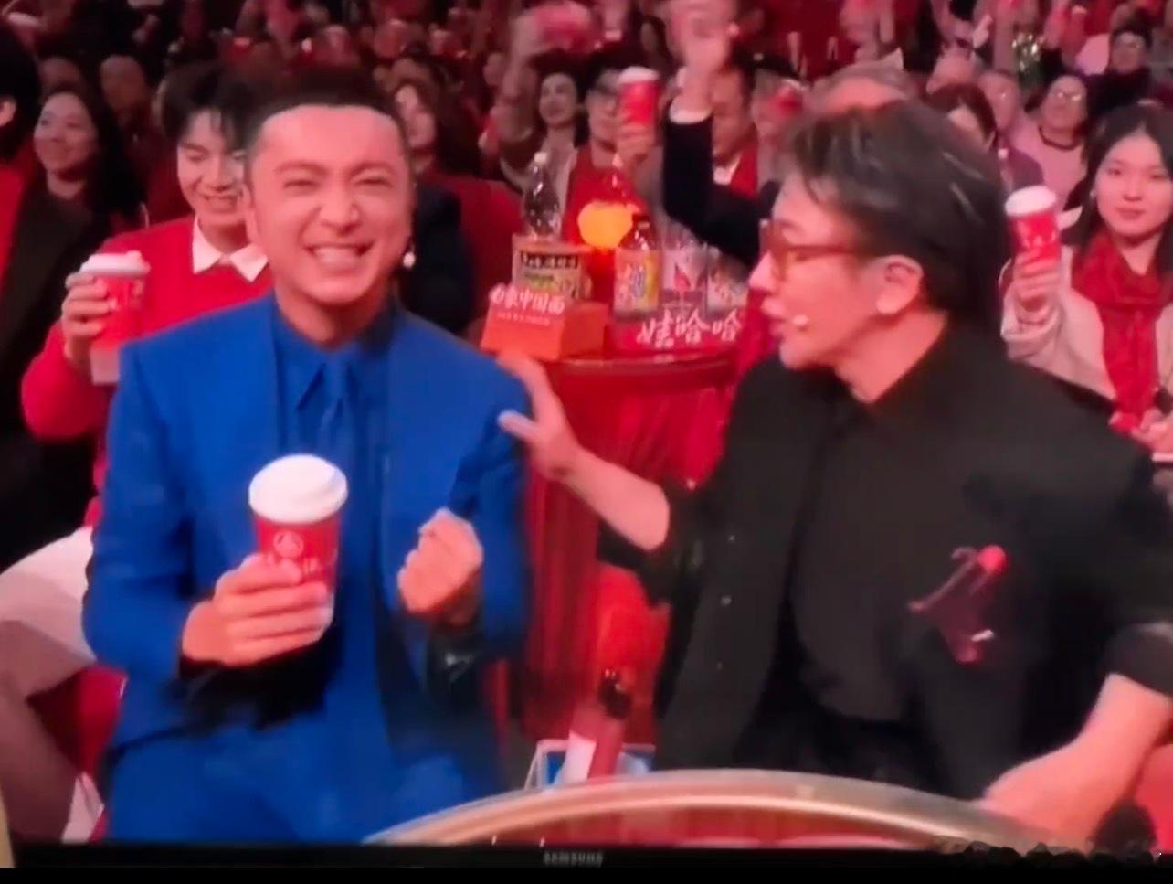 小尼等一年了！终于成功了！！哈哈哈哈哈哈哈 太搞笑了吧[笑cry][笑cry][