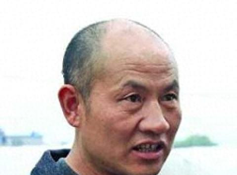 2003年，两个安徽货车司机顺路带了个老乡女孩，结果被当成杀人犯。这一关就是十年