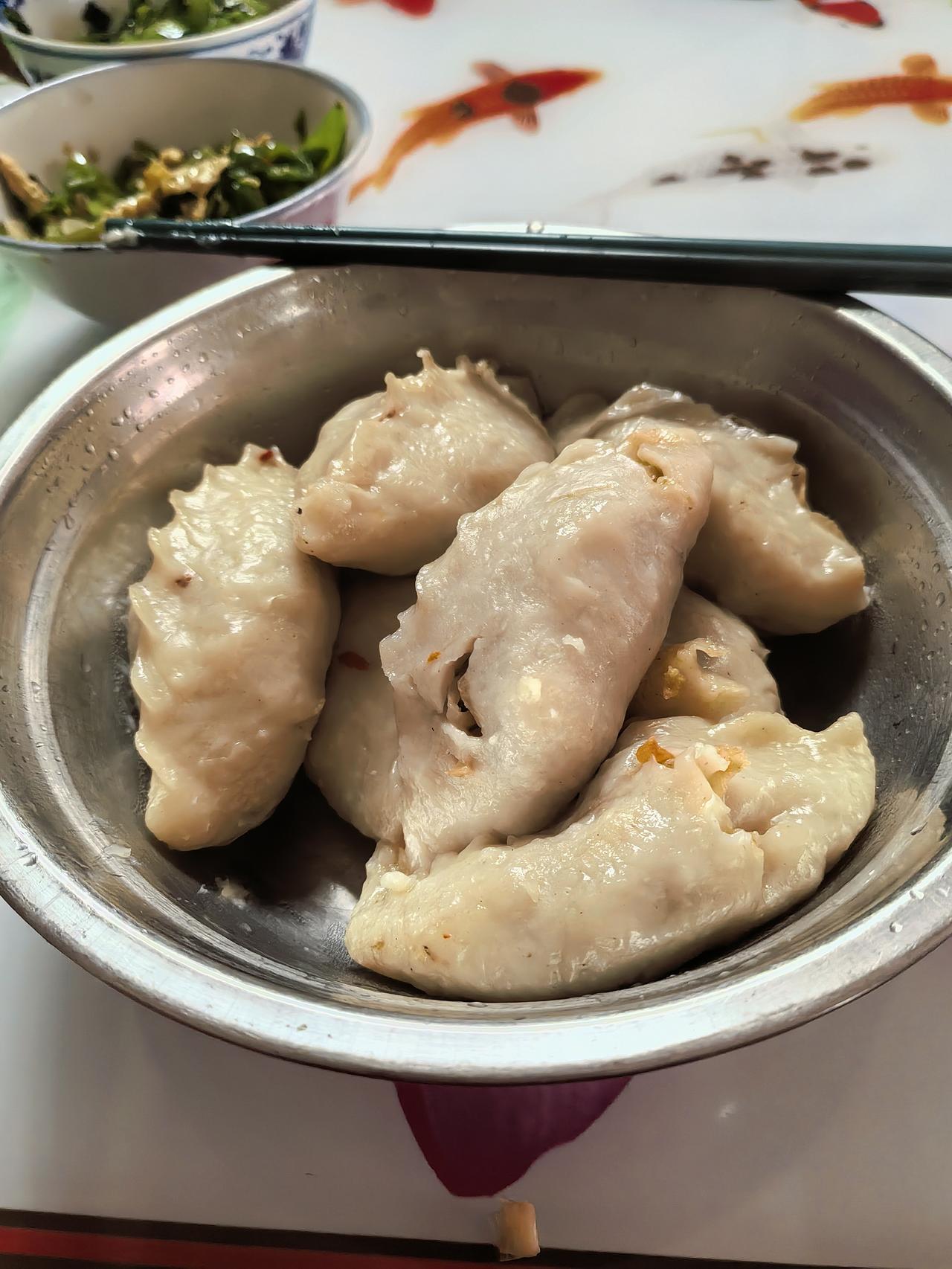 集卡领红包今天元宵，早上和外婆一起去了村里的道观上香，并在道观吃了素面才回来。昨